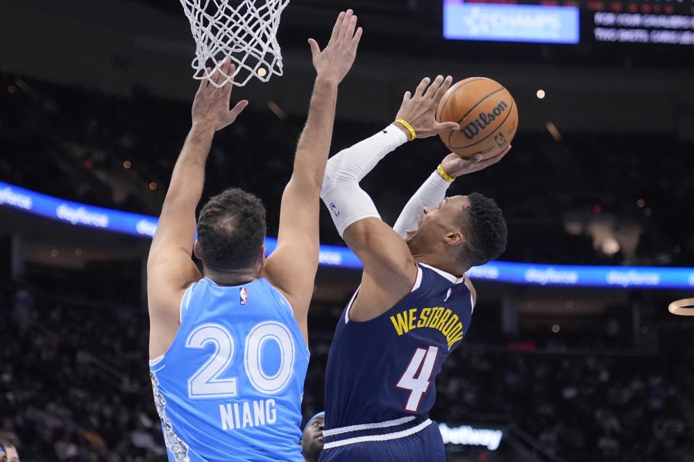 传和身后球 传和身后球